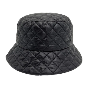 Chapeau bob matelassé noir pour femme avec motif classique en treillis de diamant