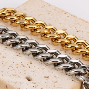 Collier tête de loup en acier inoxydable avec chaîne gourmette dorée et argentée