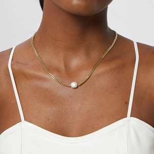 Fashionable golden Cuban chain necklace with white freshwater pearl pendant for women