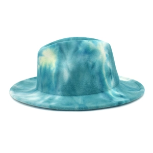 Vue détaillée du chapeau Fedora tie-dye bleu et blanc montrant la texture du feutre