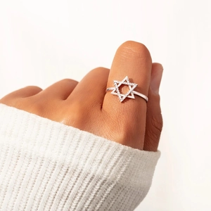 Élégante bague étoile hexagramme en argent 925 avec pierres de zircon blanc brillant