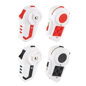 Mando fidget spinner con botones y joystick en esquemas de color rojo y negro clásicos