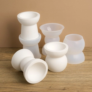 Minimalist geometric resin silicone mold for DIY concrete candle holders and plaster pots