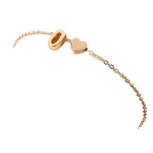 Elegante pulsera de acero de titanio oro rosa con dijes de corazón y letra O joyería