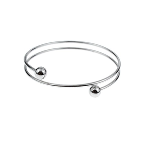 Minimalistischer silberner Edelstahl-Armreif mit zwei Kugeln und offenem Design