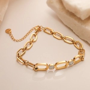 18K gold plated stainless steel chain bracelet with zircon heart and link accents
