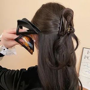 Large geometric triangle hair claw clips in tortoise and black for thick hair accessory