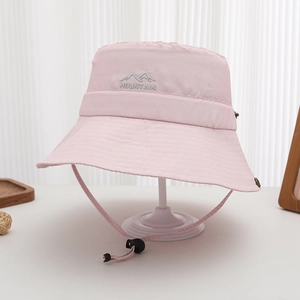 Pink mountain peak printed sun hat with adjustable drawstring and quick-dry fabric