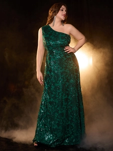 Elegant emerald green one-shoulder sequin evening gown with vintage vine patterns