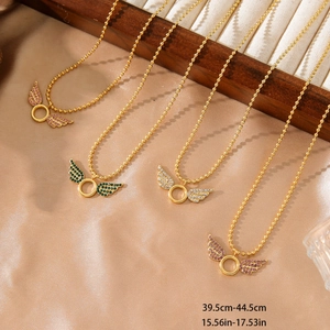 Halsketten-Set mit Engelsflügeln, 18k Gold-Perlenketten und bunten funkelnden Diamanten
