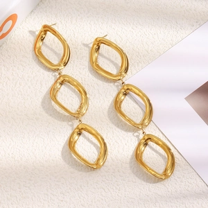 Minimalist 18K gold plated stainless steel earrings with three geometric rhombus drops