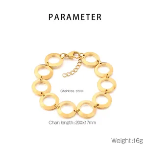 Detail of 18K gold-plated stainless steel chain bracelet with interlocking open rings