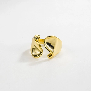 Minimalist S925 sterling silver geometric curved ring with gold liquid mirror finish
