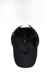 Detail of the warm plush lining and 100% cotton inner structure of the baseball cap