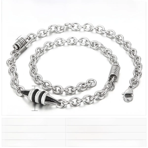 Detail view of 555mm stainless steel O-chain necklace with silicone accents for men
