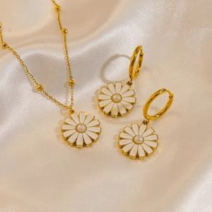 Sweet Daisy Flower Necklace And Earrings Stainless Steel 14K Gold Plated White Enamel Shell Artificial Pearl Floral Jewelry For Women
