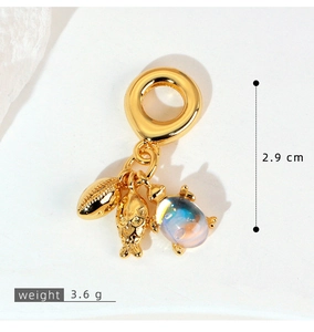 Detailed view of gold plated shell fish and turtle charms with dimensions 2.9cm and 3.6g