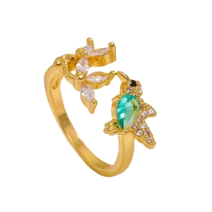 Adjustable hummingbird ring with green pear-shaped zircon and gold-plated floral accents