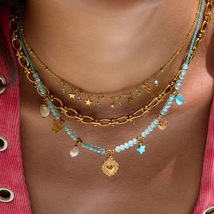 Set collana a tre strati in acciaio al titanio con perle e ciondoli celesti