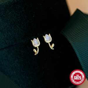 Elegant 925 sterling silver tulip earrings with faceted gemstone in gold finish