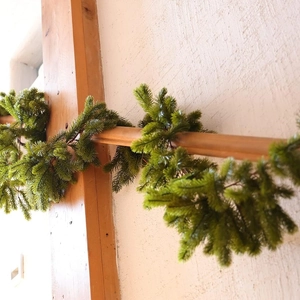 Artificial green pine needle garland for Christmas table and wall home decoration