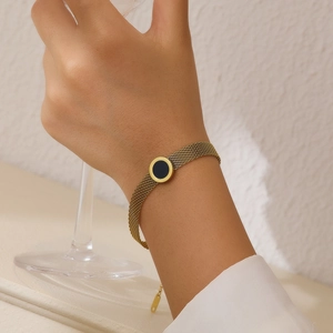 Bracelet en maille plaqué or 18k avec pendentif romain noir pour femmes