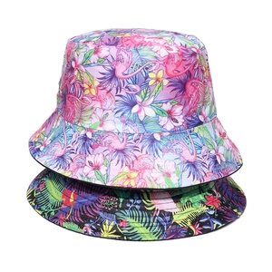 Chapeau bob pour femme avec motifs de flamants roses et perroquets tropicaux