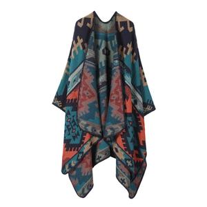 Ethnische Schal-Stola mit geometrischem Muster in Marineblau und asymmetrischem Saum