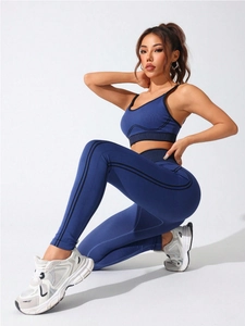 Ensemble de fitness sans couture bleu foncé avec legging taille haute et brassière