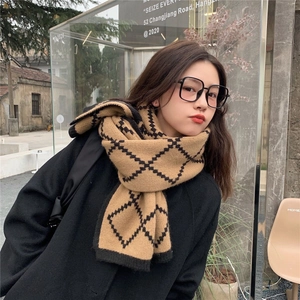 Classic khaki and black plaid knitted scarf for women and men, stylish winter accessory