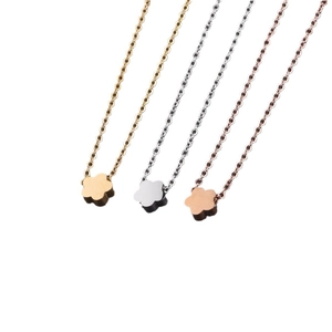 Minimalist clover pendant necklace in gold, silver and rose gold polished stainless steel