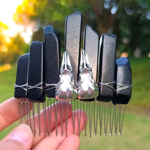 Natural Crystal Hair Comb Raw Stone Metal Bird Skull Gothic Witchy Bohemian Handmade Headpiece For Women