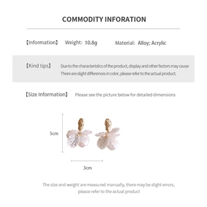 Size chart showing 5cm acrylic flower petal earrings with alloy base and weight details