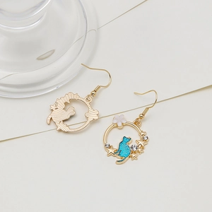 Korean style cat and star wreath earrings in gold with blue glitter and white flowers