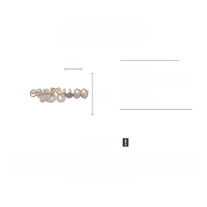 Détail de la pince en perles et strass avec dimensions 4.5cm x 3cm sur fond blanc pur