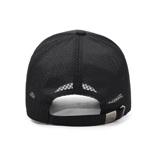 Men's breathable mesh baseball cap with long brim and adjustable metal buckle in black
