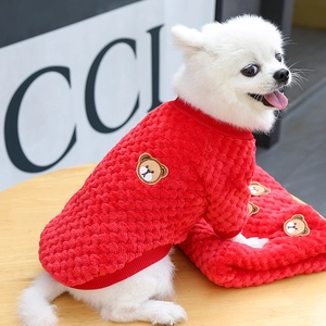 Maglione in pile rosso per cani con ricamo di orsetto ideale per le stagioni fredde