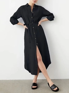 Elegante abito a camicia nero a maniche lunghe con cintura in vita e tessuto testurizzato lino