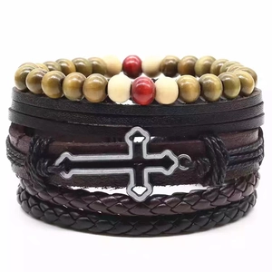 Ensemble de bracelets multicouches en cuir vintage pour homme avec croix et perles bois