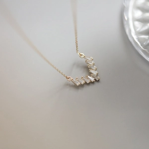 Collier en V en argent 925 plaqué or 14 carats avec pendentif en zircon rectangle