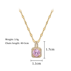 Details zur rosa Zirkon-Halskette: 3,9g Gewicht, 40+5cm Kette, 1,7x1,1cm Anhängermaße
