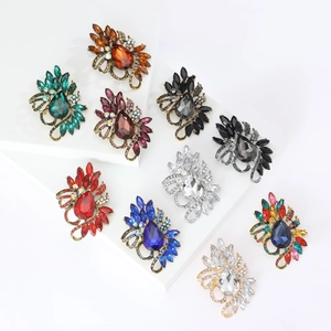 Vintage Crystal Brooch Pin Alloy Rhinestone Large Teardrop Flower Palace Style For Women Banquet Clothing Accessories