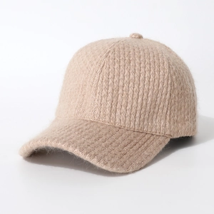 Casquette de baseball beige en maille pelucheuse chaude pour femme style hiver