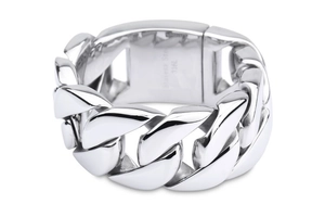 Macro shot of silver Cuban link ring made of 316L stainless steel with clear engraving
