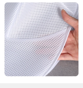Detail of multi-layer fine mesh polyester laundry bag for hats with zipper closure