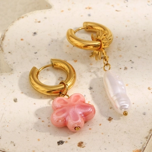 Chic 18K gold plated hoop earrings with pink flower and baroque pearl drop charms