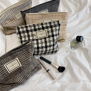 Plaid tweed large capacity makeup bags set with zipper closure and woven texture
