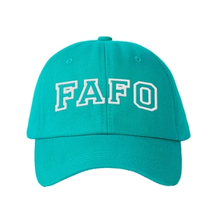 Hellblaue Baumwoll-Baseballkappe mit weißem FAFO-Stick und gebogenem Schirm