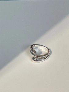 Minimalist S925 sterling silver open ring with polished teardrop wrap design for women