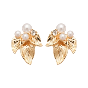 Boucles d'oreilles feuilles dorées avec perles blanches et pierres de zircone cubique